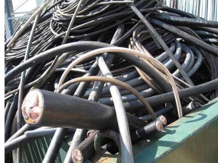 Resíduos de cabos de cobre